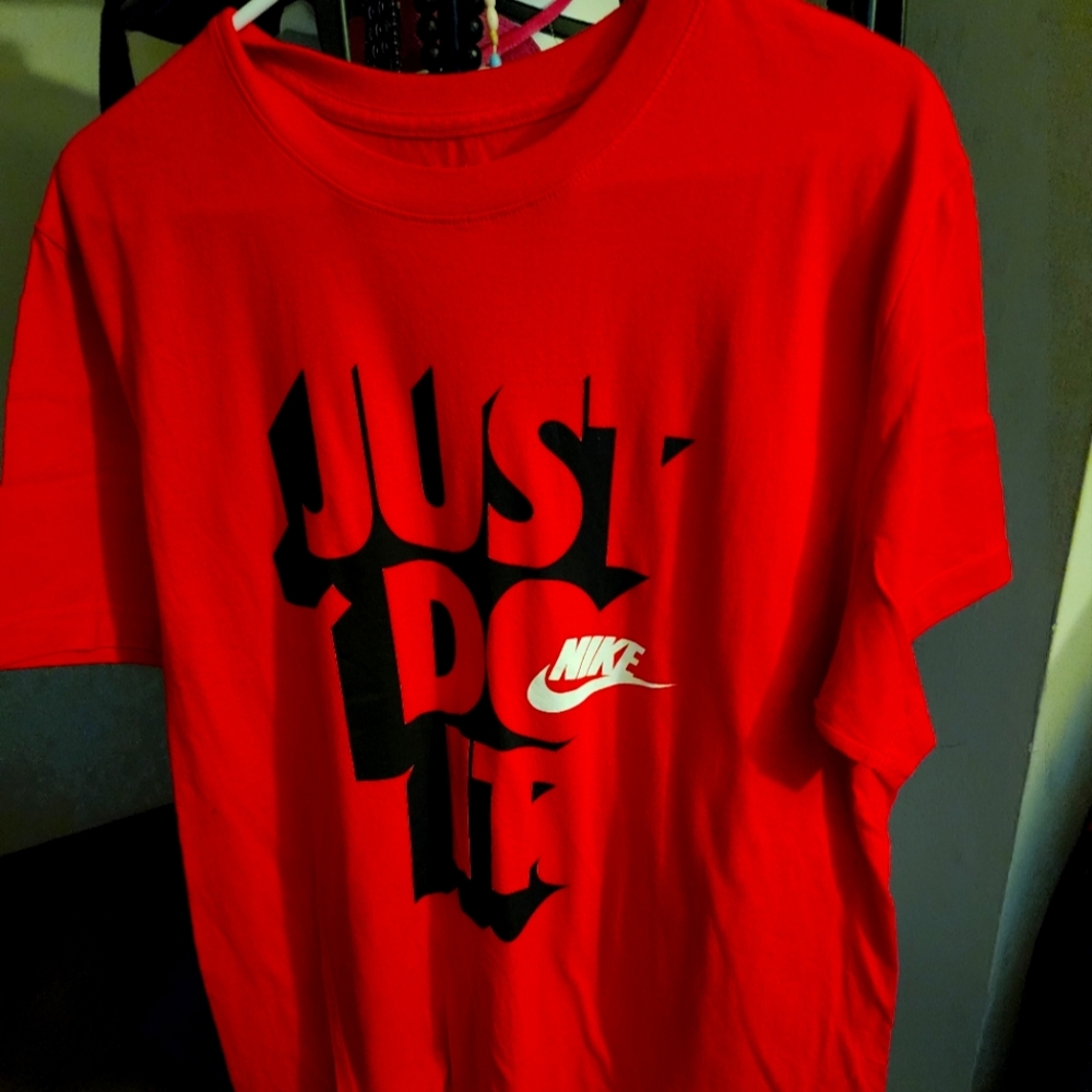 Nike tee shirt